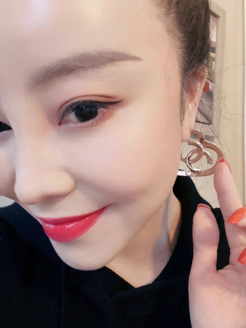 Ch**el earrings